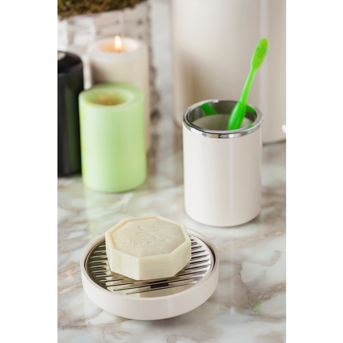 Lenox Round Beige Silver Bathroom Set