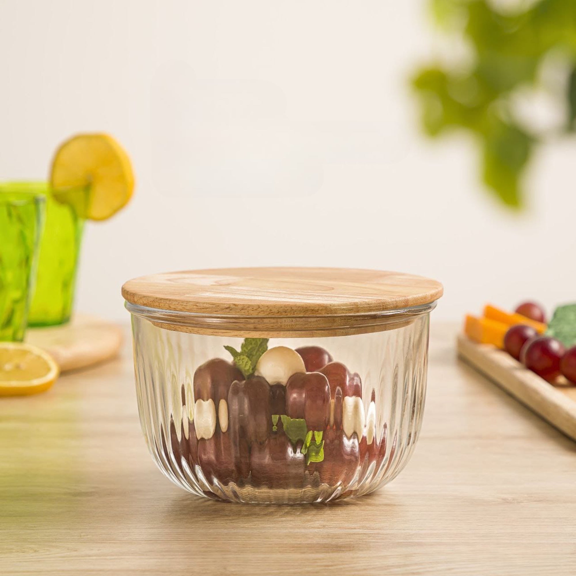 Round Glass Container with Wood lid (970 ml)