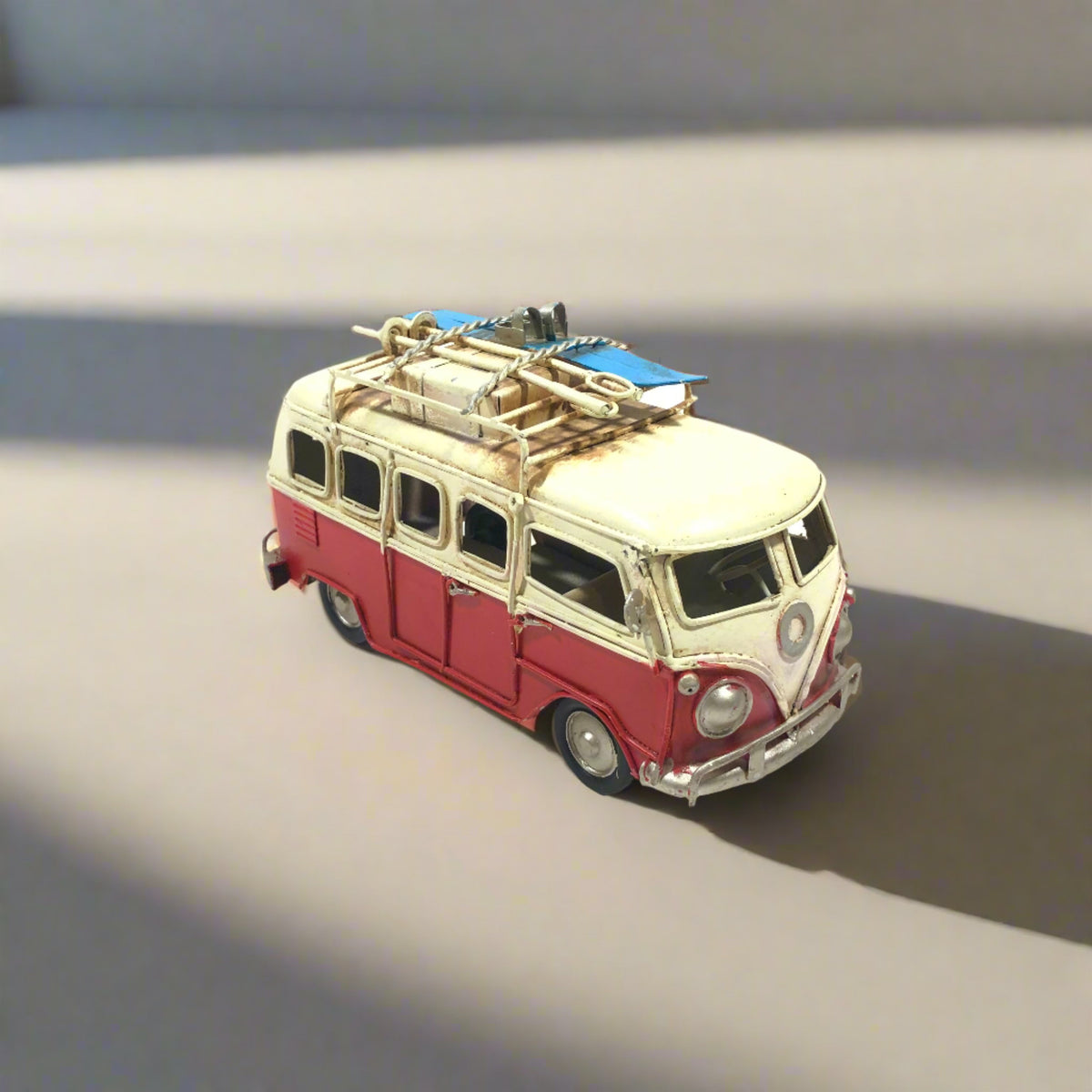Metal Bus Model