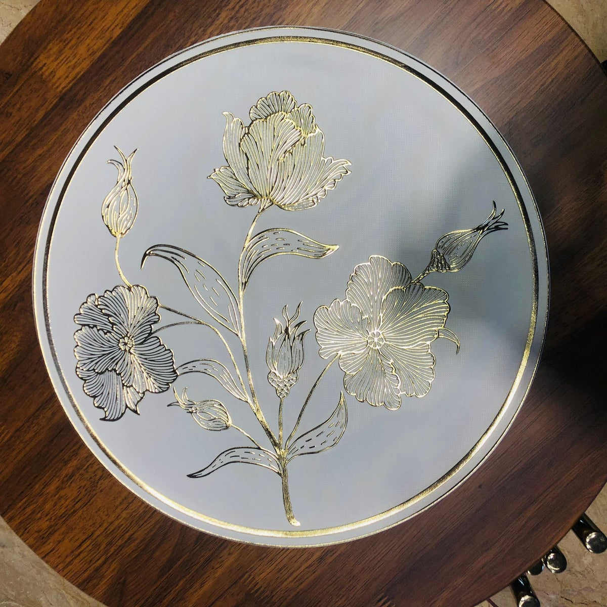 White & Gold Round Placemats (Set of 2)