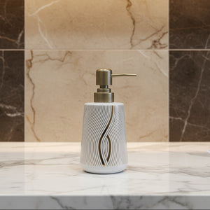 White & Gold Wave Line Bath Set