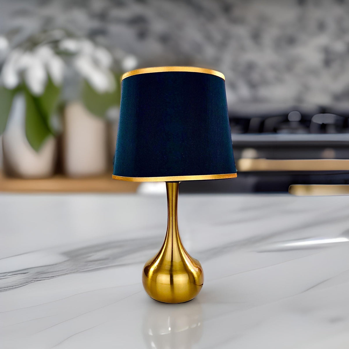 Vase Design Gold Brass Table Lamp
