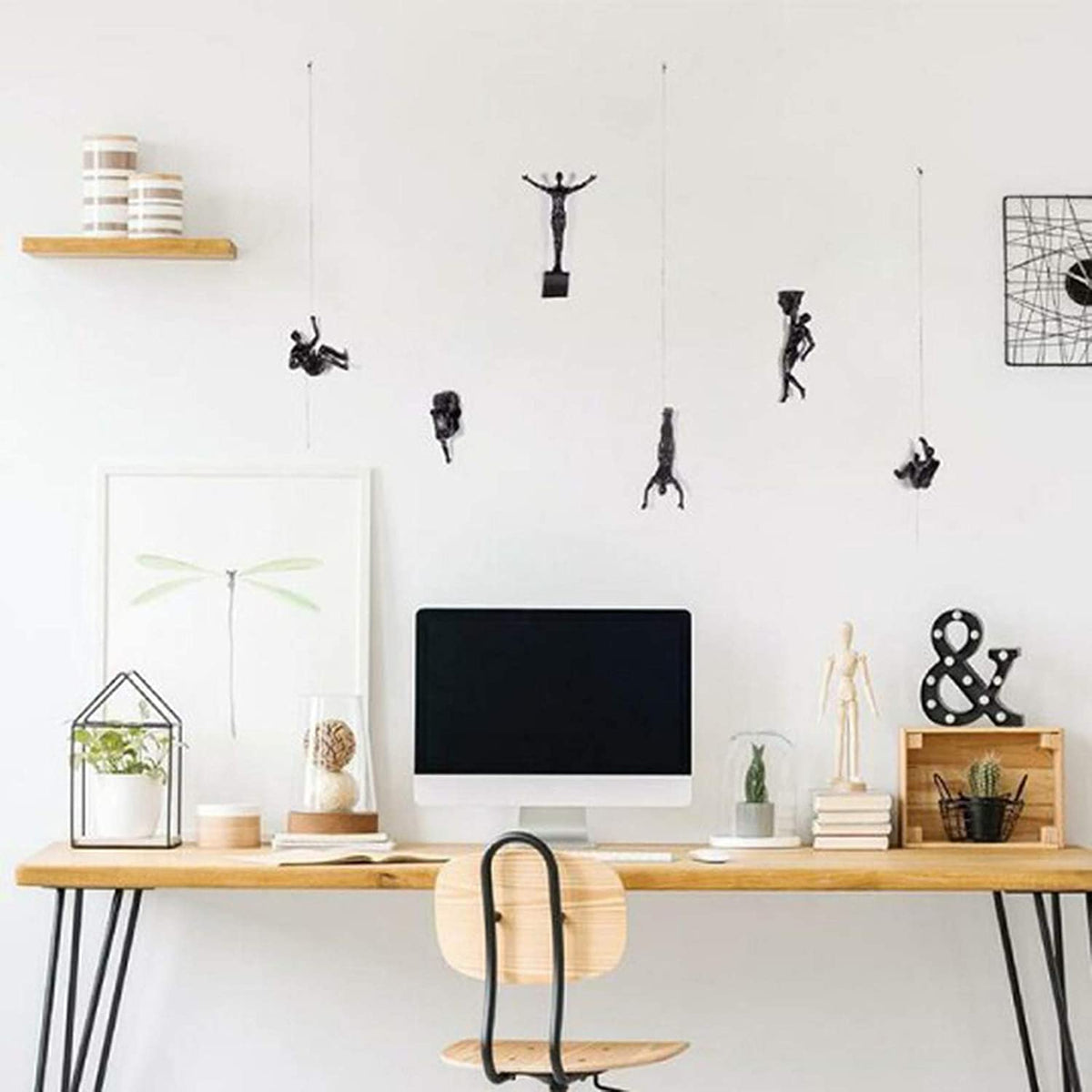 Targen Climbing Men Figures Wall Hanging