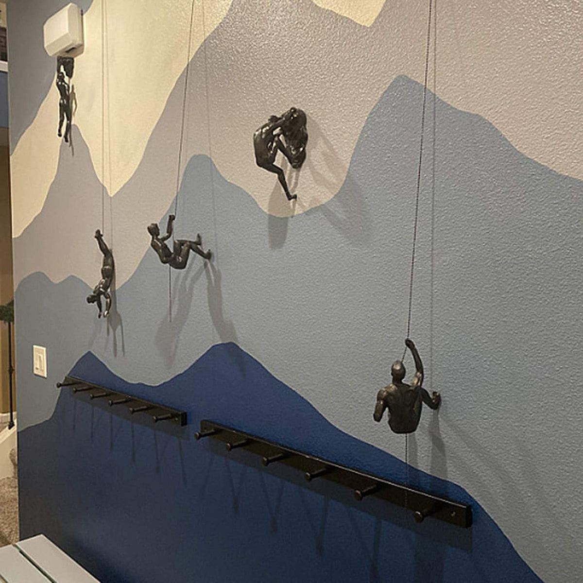 Targen Climbing Men Figures Wall Hanging