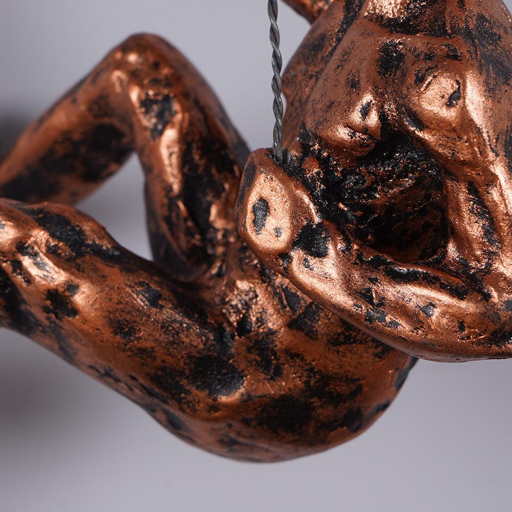 Targen Climbing Men Figures Wall Hanging