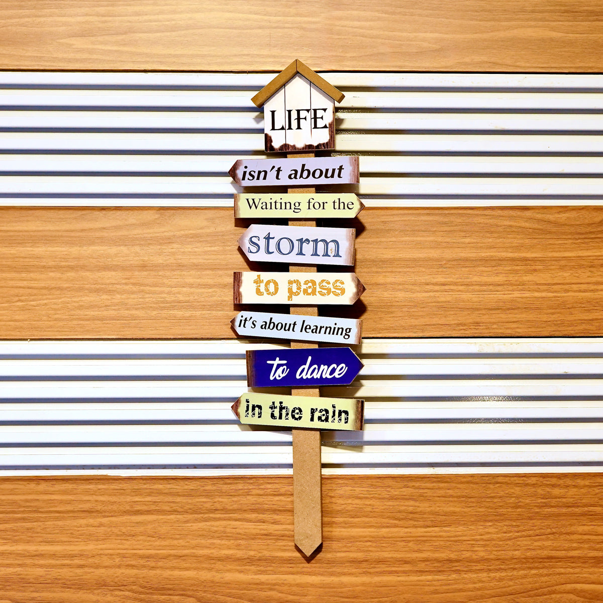 Life cluster Wall Quotation (White)