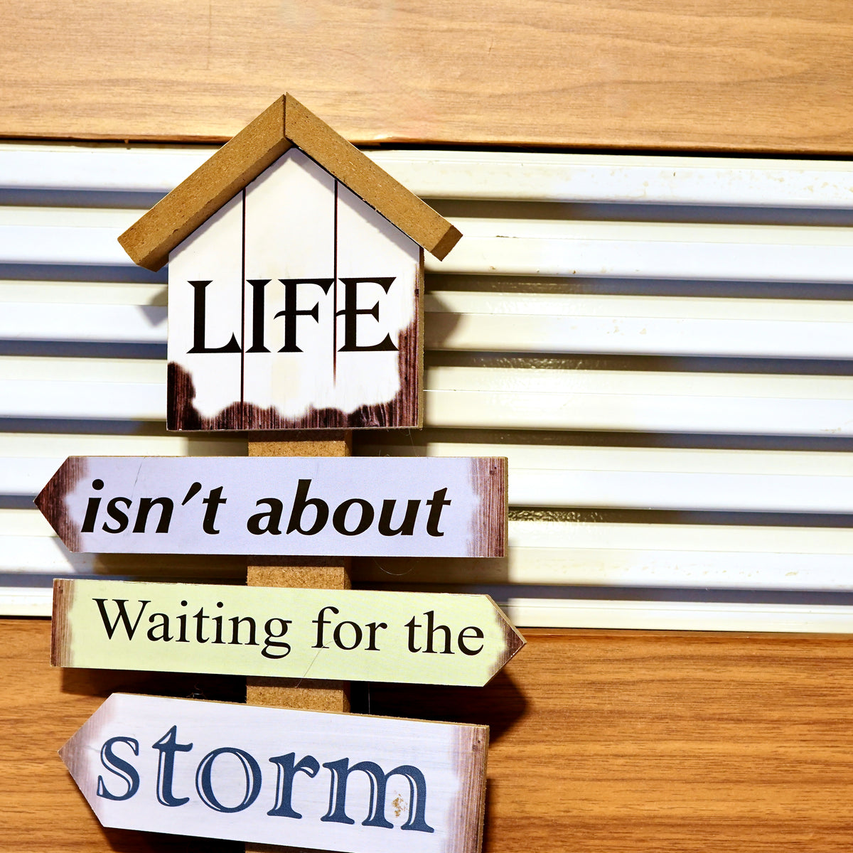 Life cluster Wall Quotation (White)