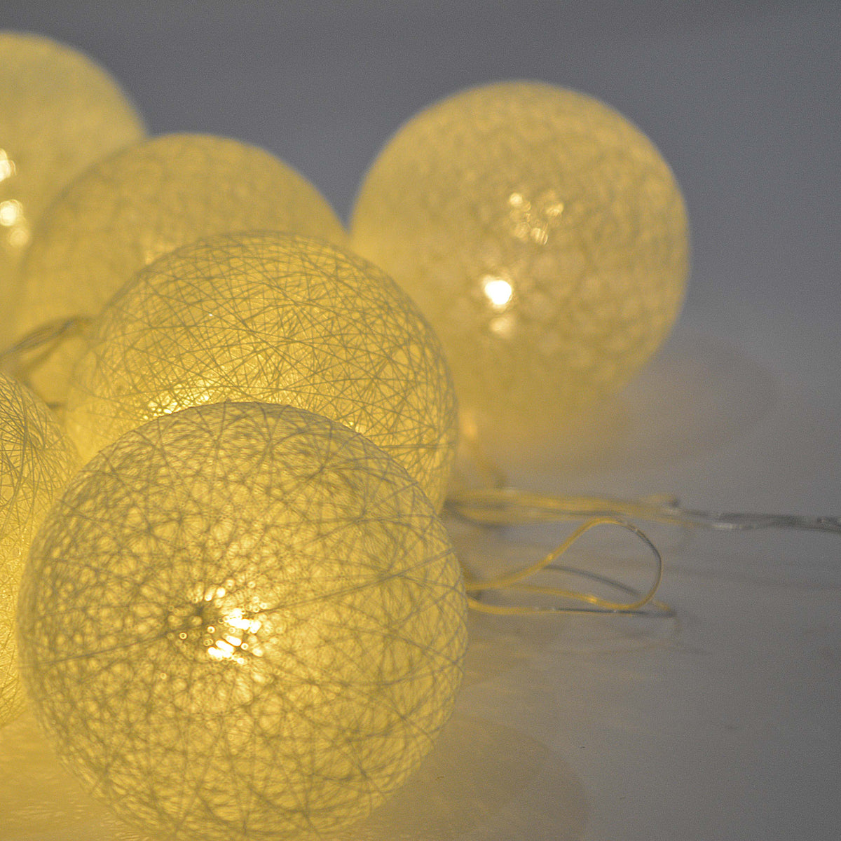 Hanging Ball Lights Black & White