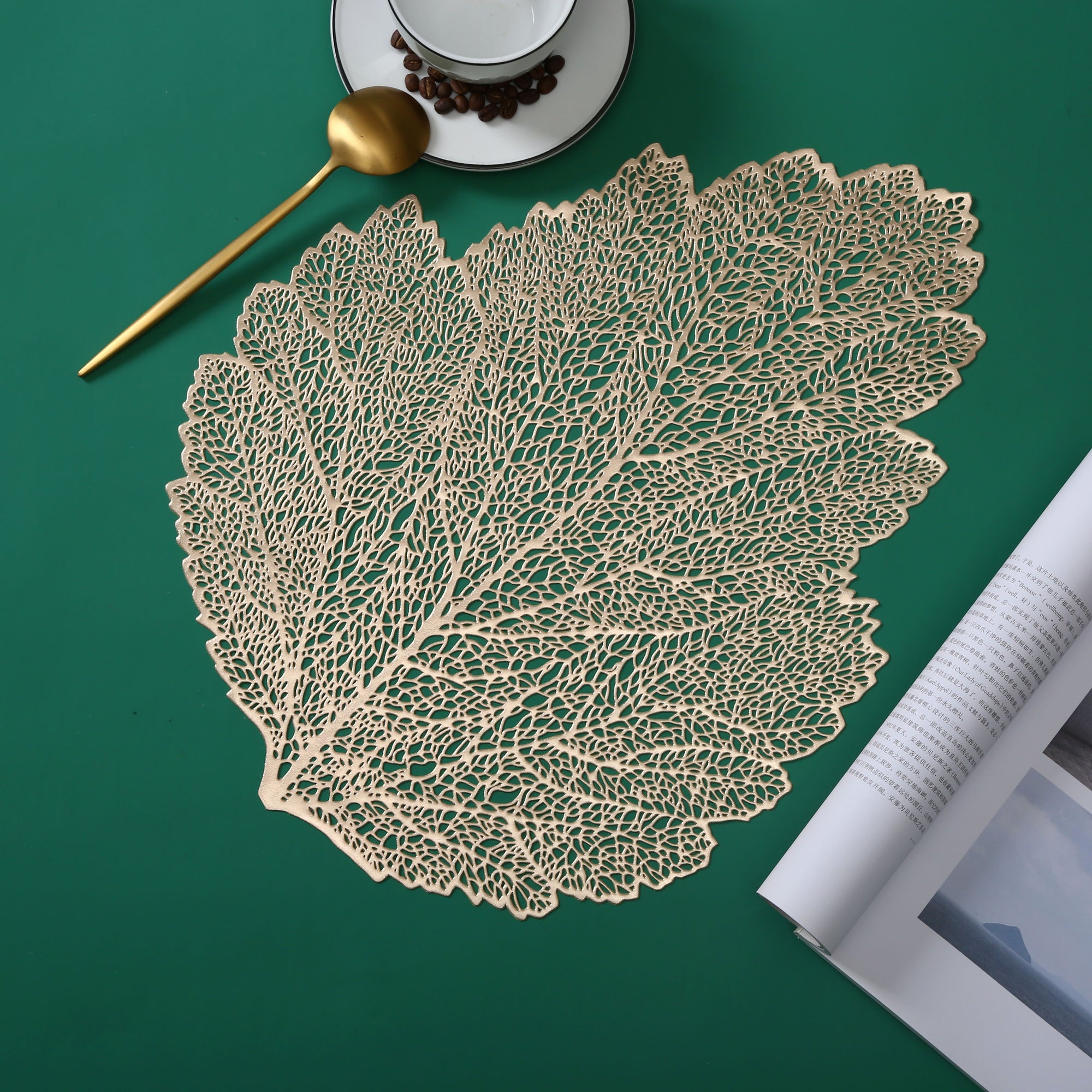 Golden Leaf Design place mat (set of 2)